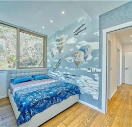 6 bedroom villa with pool and roof terrace, Sveti Staffan, sleeps 12